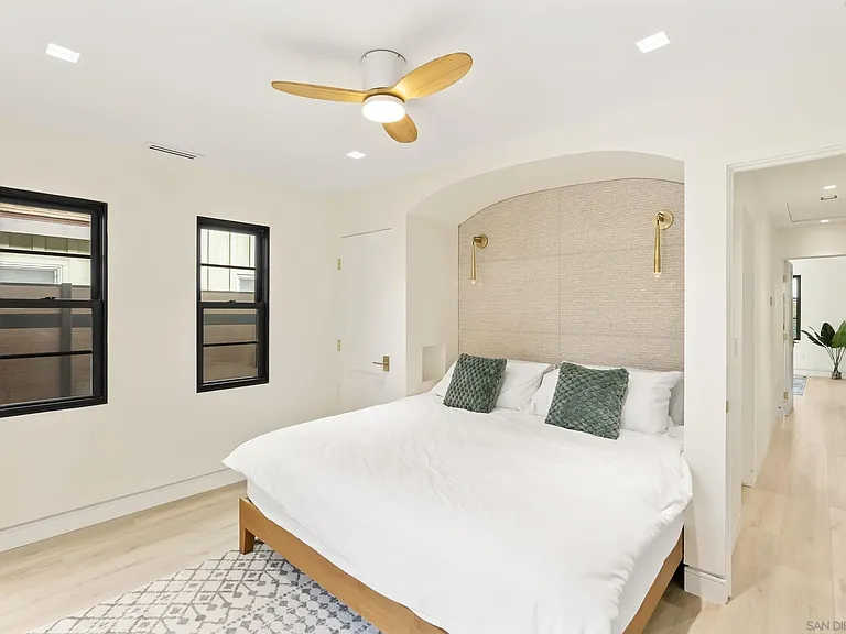 952 Pacific Beach Dr — Photo 21