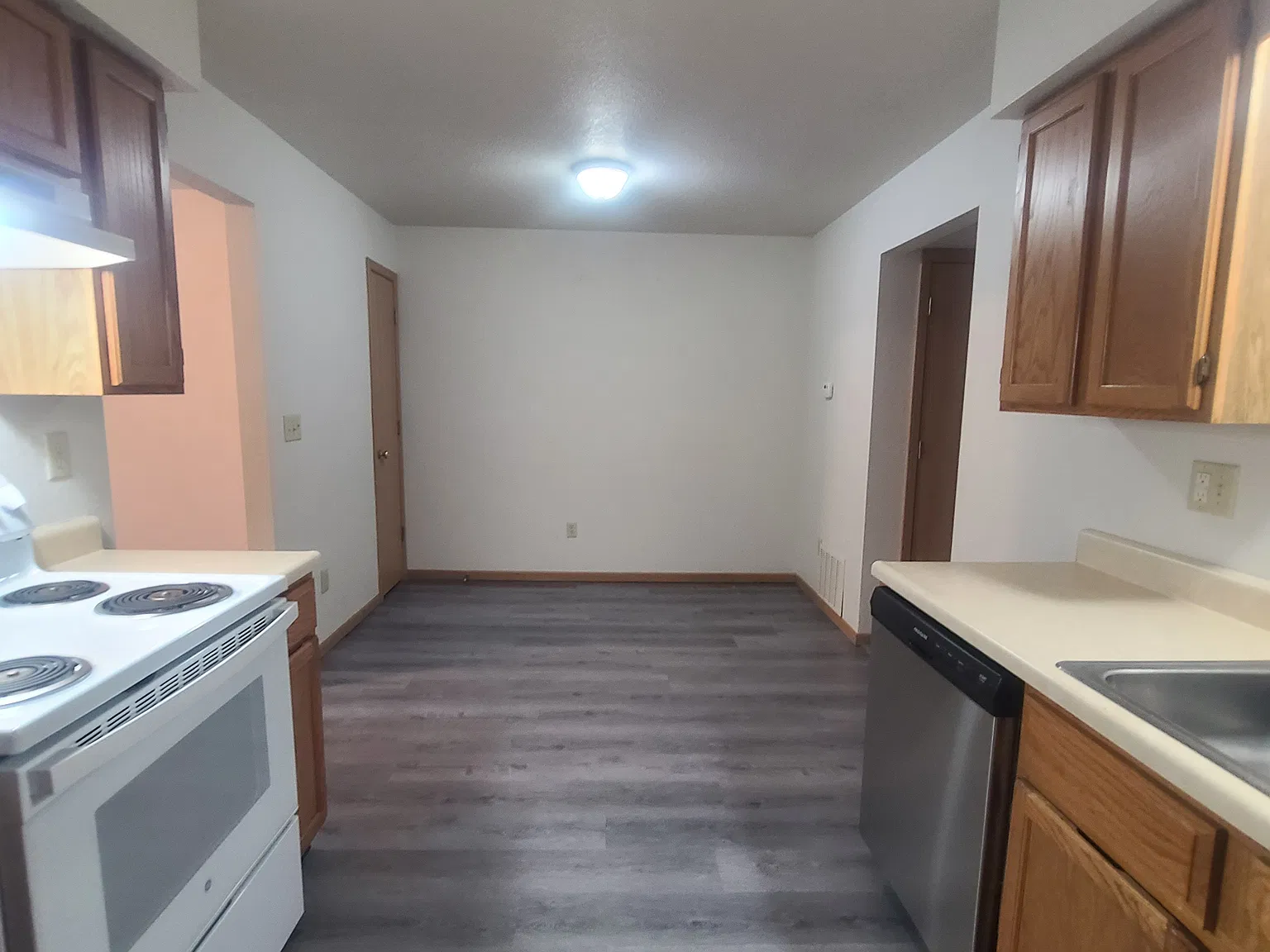 1 bed, 800 sqft, $795 — Photo 1
