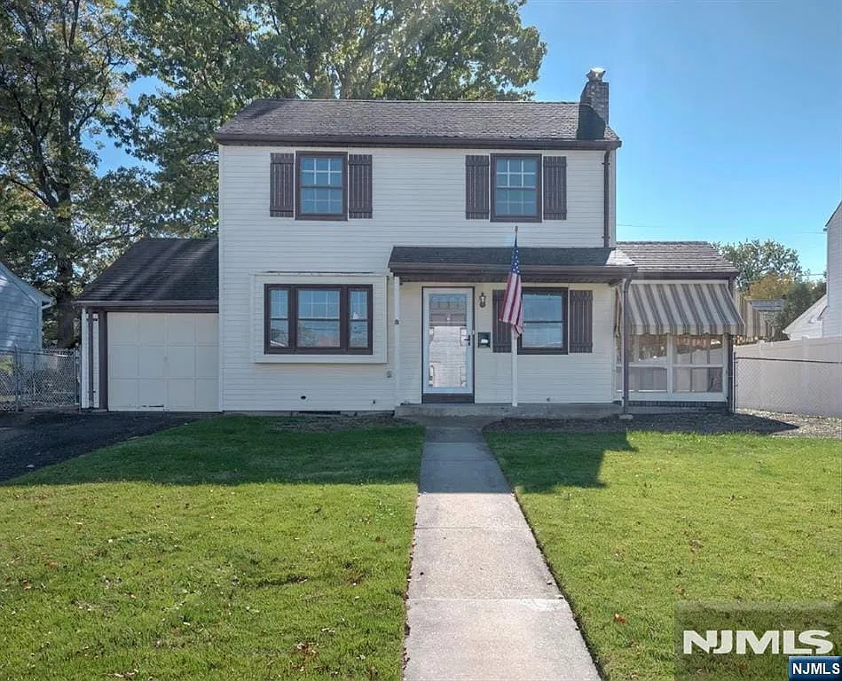 3 bed, 1.5 bath, $4,450 — Photo 1