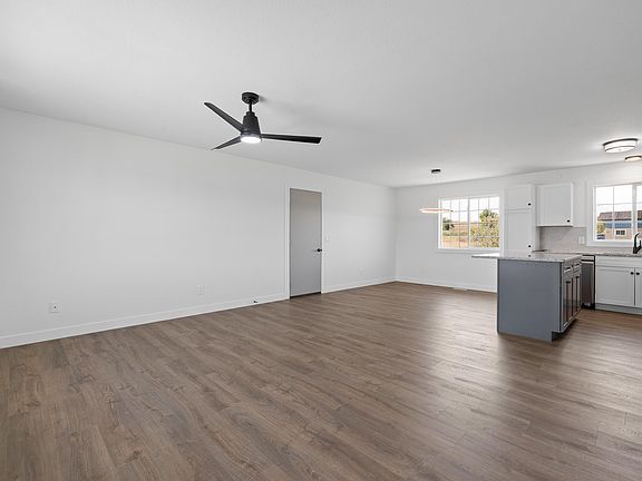 4th image of 4300 Milehigh Ave