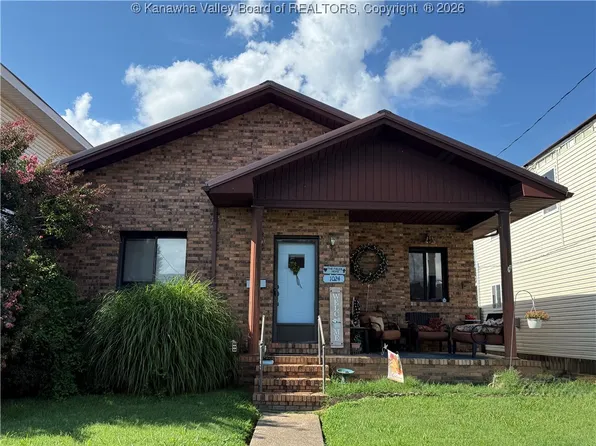 1024 W Virginia Ave, Dunbar, WV 25064