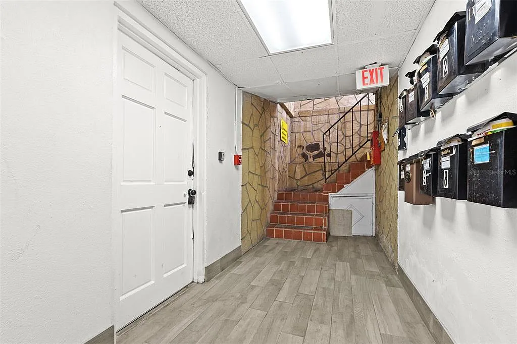 1 bed, 1.0 bath, 500 sqft, $1,045 — Photo 4