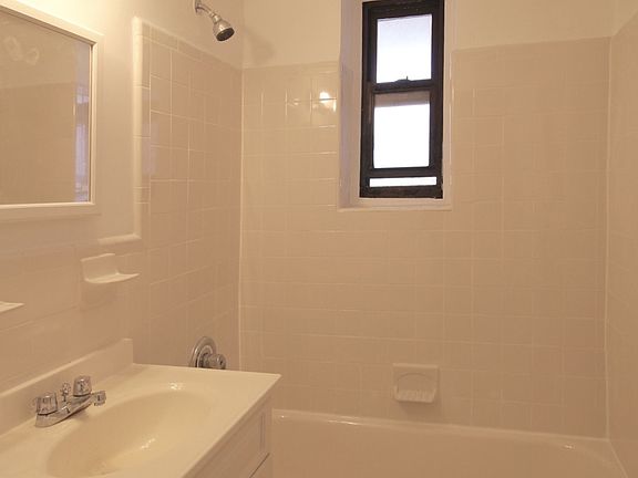 4th image of 19 Hamilton Ter APT 6C