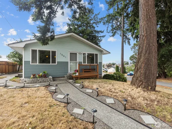 1541 NE 4th Ave, Oak Harbor, WA 98277