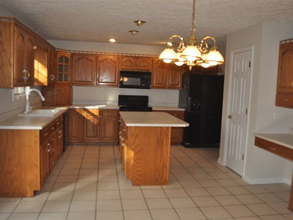 5th image of 397 E Angel Ln