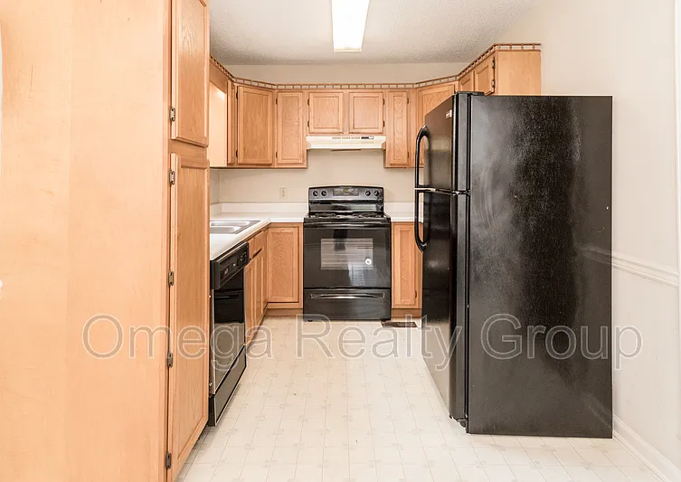 6770 Charles Dr — Photo 12