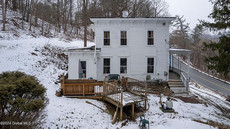 2nd image of 31 Douglas Street