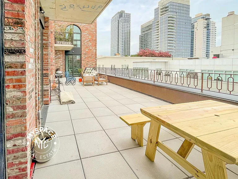 187 Kent Ave #906 — Photo 20