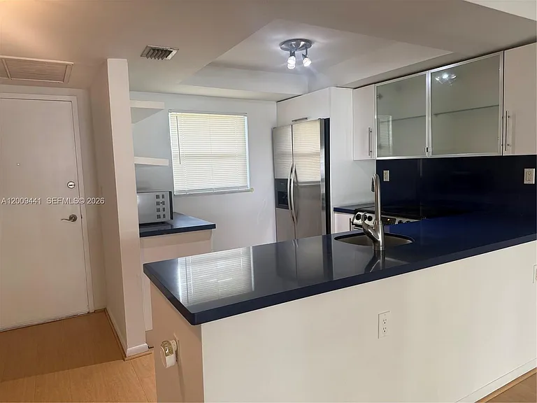 100 Edgewater Dr #236 — Photo 6