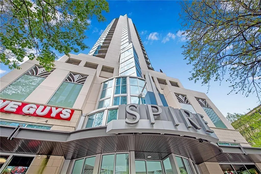 1 bed, 1.5 bath, 606 sqft, $1,900 — Photo 2