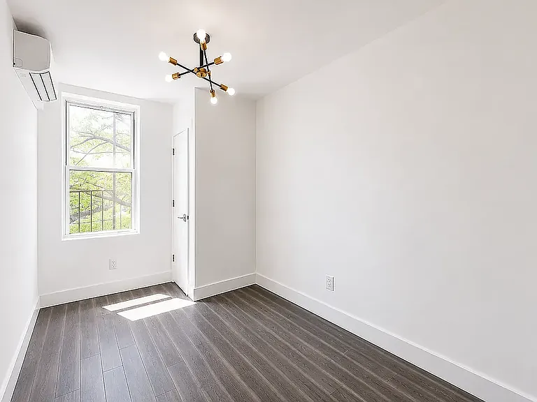 418 Rogers Ave #8 — Photo 9