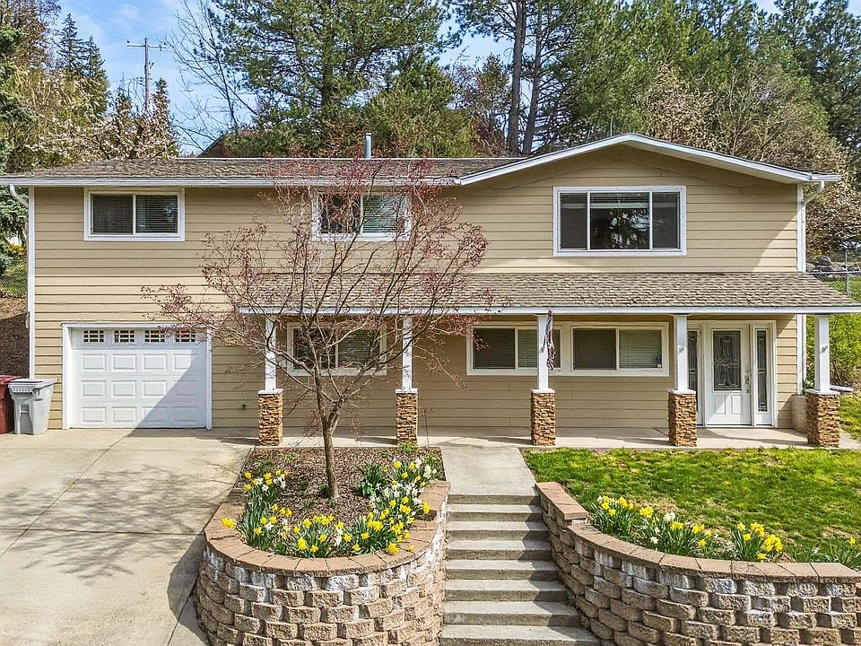 1st image of 1740 NE Lower Dr