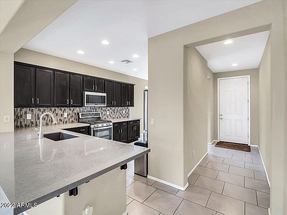 4th image of 610 E BRISA Drive