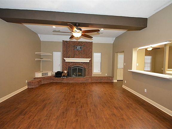 3rd image of 3007 Henkel Ln