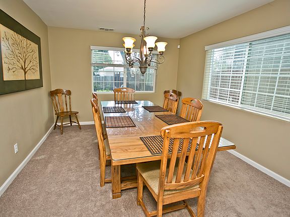 4th image of 3104 W Country Club Blvd
