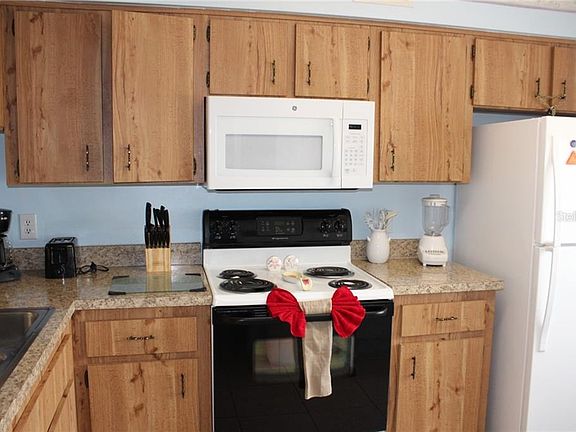 3rd image of 6168 Willowpointe Cir #104