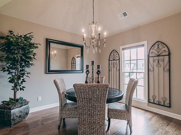 4th image of 132 Sedona Woods Trl