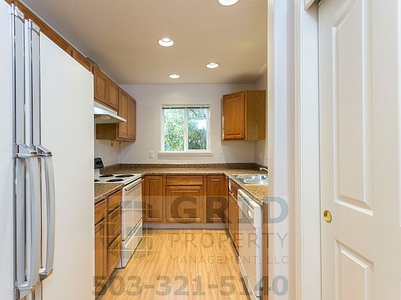 5th image of 5023 SE 62nd Ave APT 01