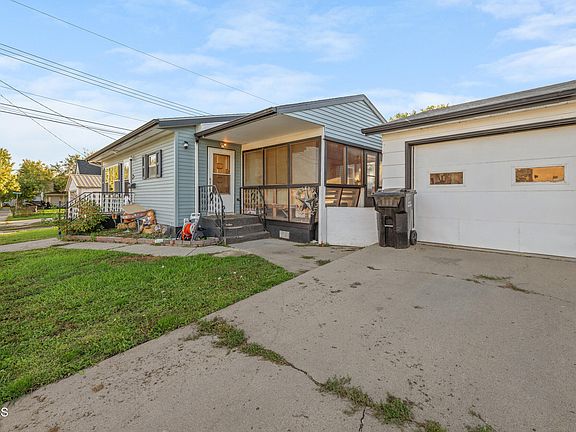 5th image of 311 9th Ave W