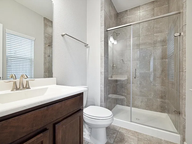 430 N Live Oak St — Photo 4
