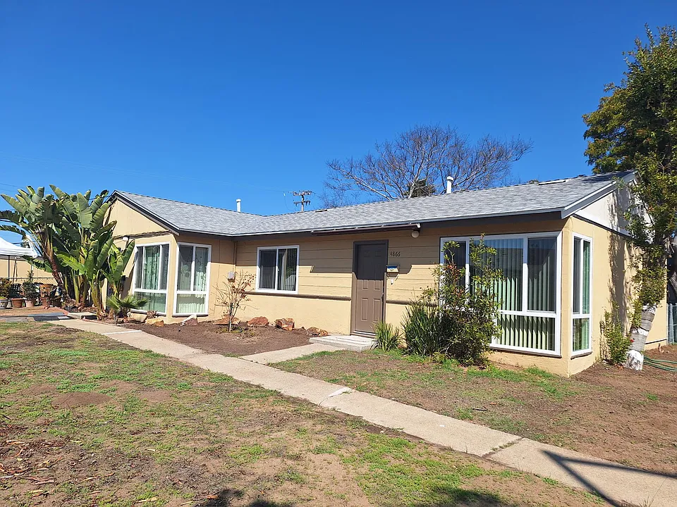 4866 Clairemont Sq