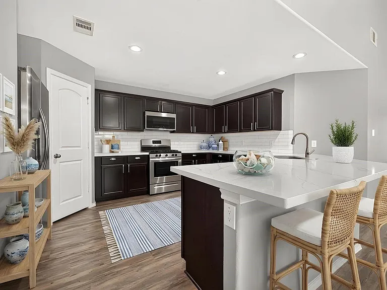 6014 Namika St — Photo 14