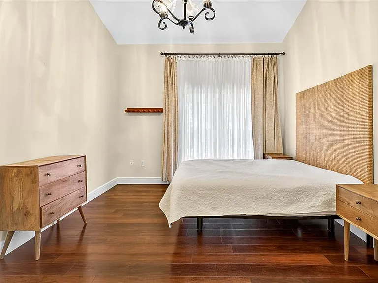 4180 Brentwood Park Cir — Photo 24