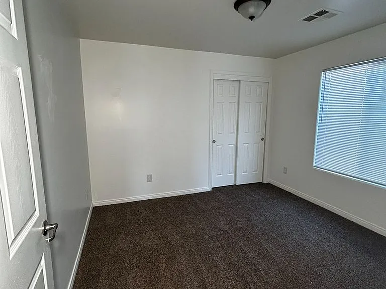 063- 606 Blue Mountain Way — Photo 5