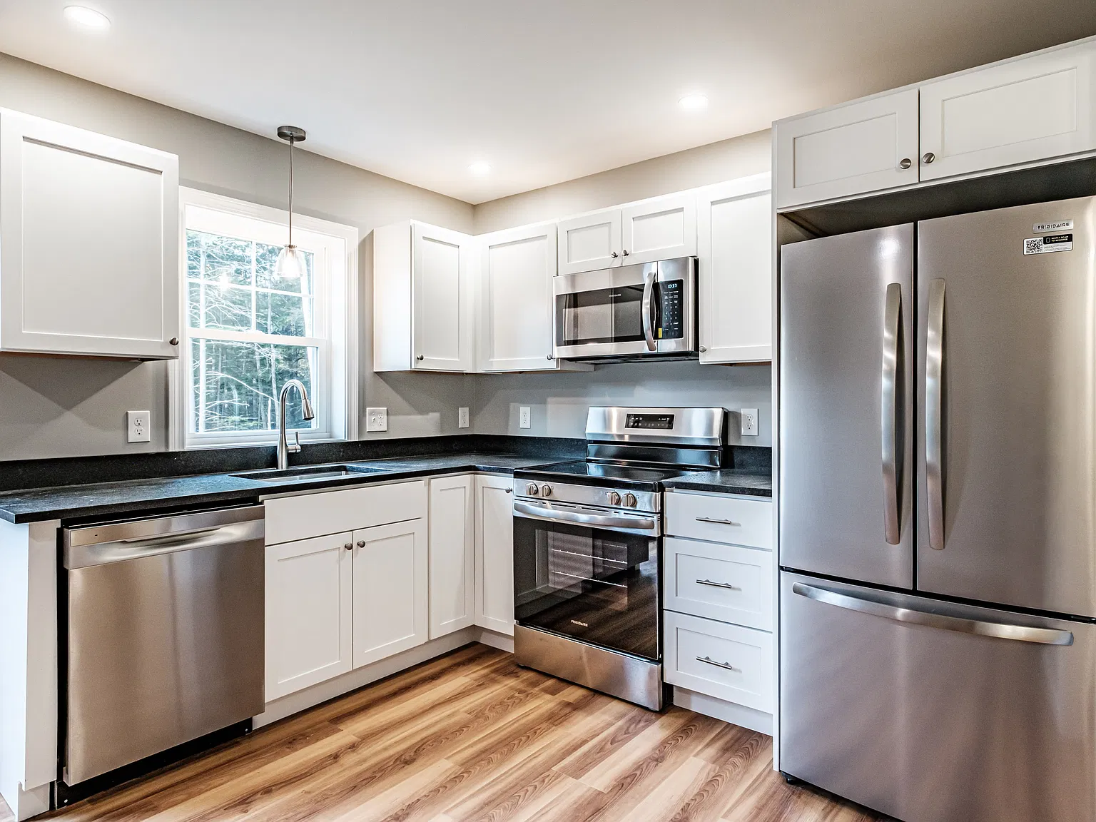 2 bed, 1.5 bath, 1020 sqft, $1,995 — Photo 3