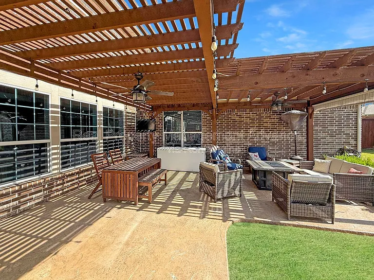 801 Renault Way — Photo 4
