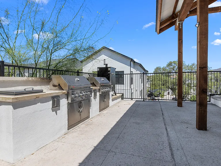 Birwood Heights — Photo 41