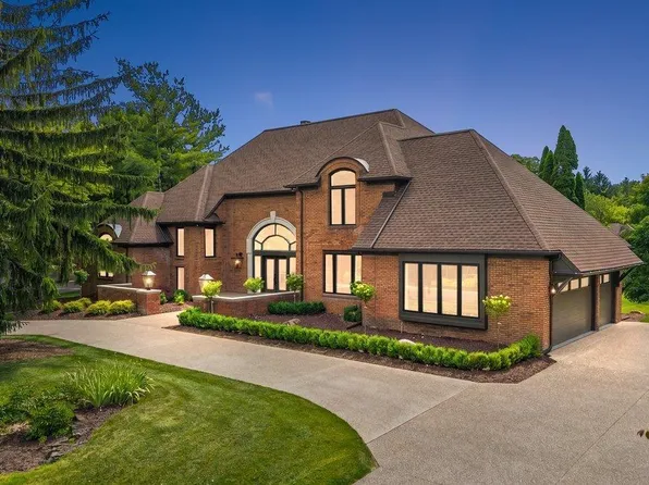 4585 Kiftsgate Bnd, Bloomfield Hills, MI 48302