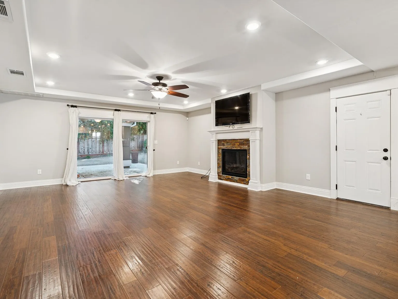5 bed, 2665 sqft, $6,000 — Photo 3
