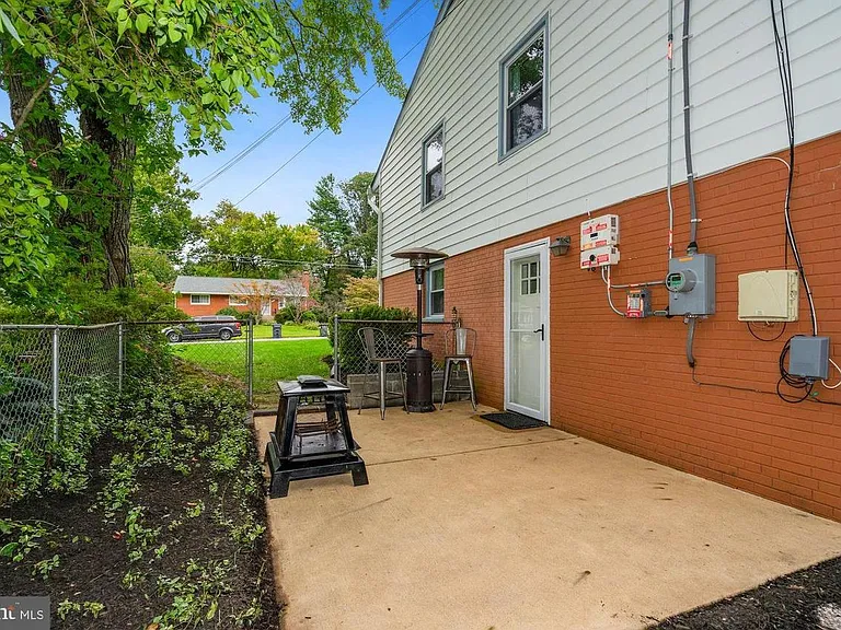 7717 Royston St — Photo 25