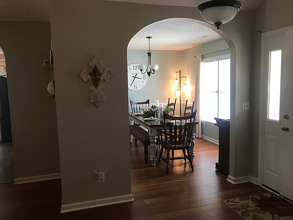 3rd image of 1345 Kentwood Dr