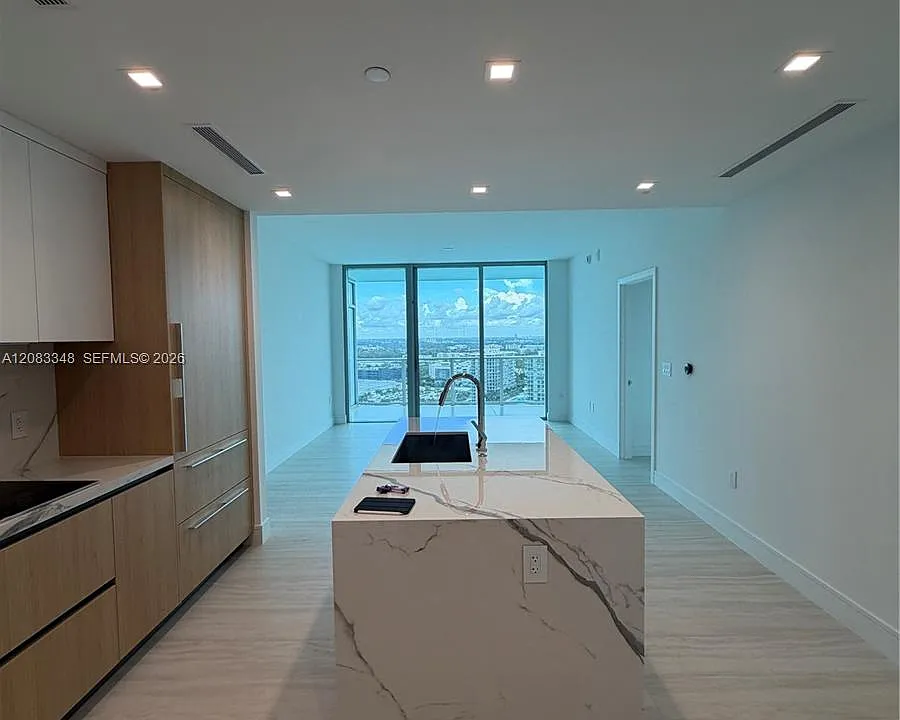 2411 Laguna Cir #2307