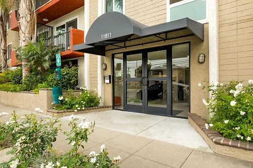 Vista Apartments — Photo 35