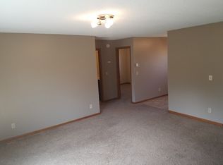 10585 45th Ave N APT 4, Plymouth, MN 55442