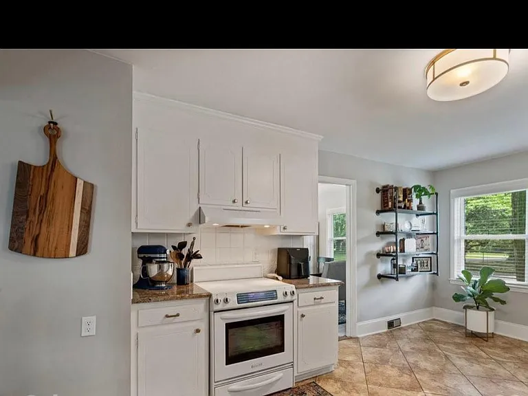 4326 Castleton Rd — Photo 17