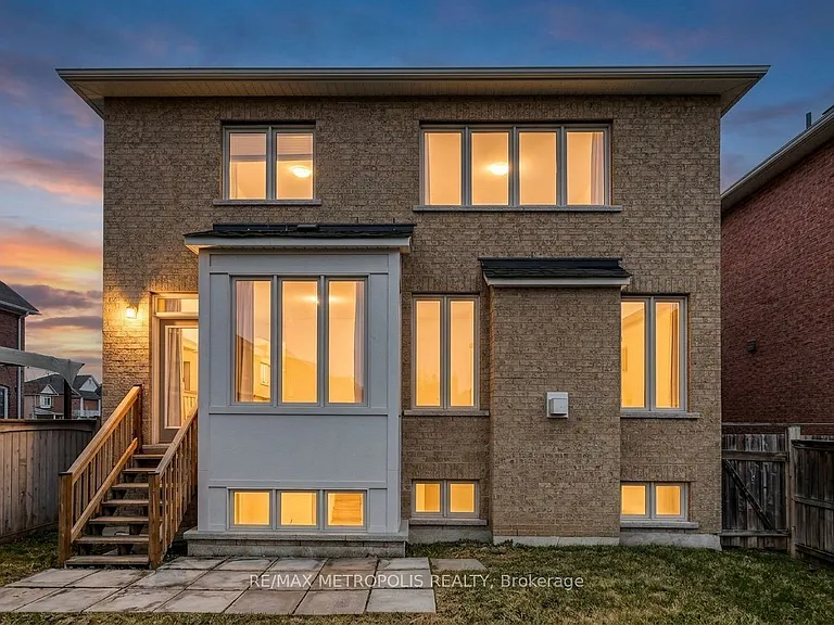 138 Yakefarm Blvd — Photo 21