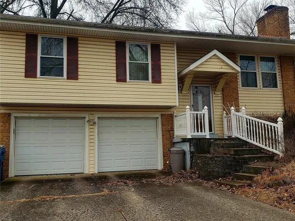 2311 Country Village Ct, Maryland Heights, MO 63043