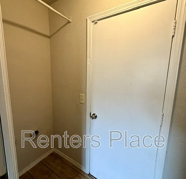 1548 E 74th St — Photo 19