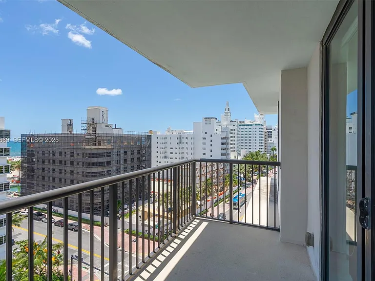 1800 Collins Ave #10F — Photo 25