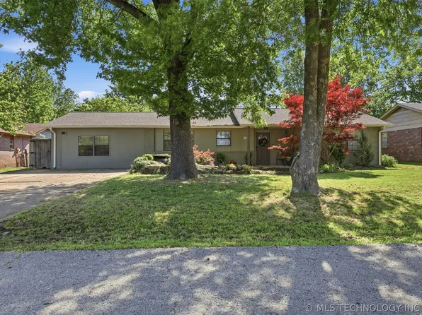 13823 S 294th East Ave, Coweta, OK 74429