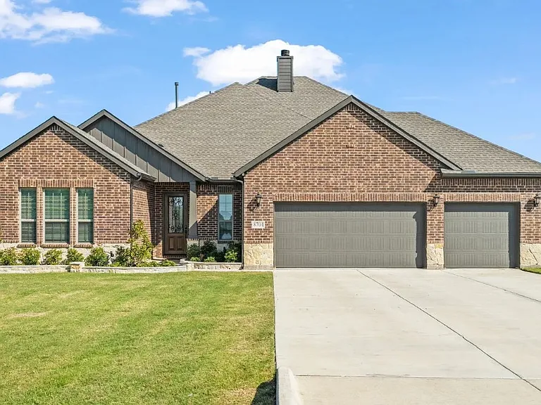 8701 County Road 502 — Photo 1