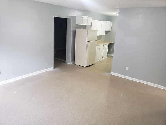 2nd image of 8218 N Elmer St