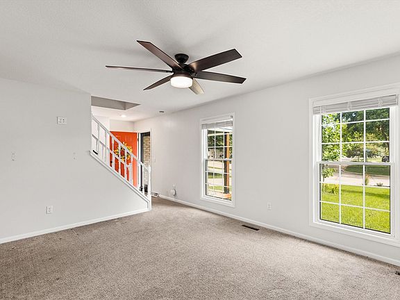 4th image of 1421 NW Pebble Dr