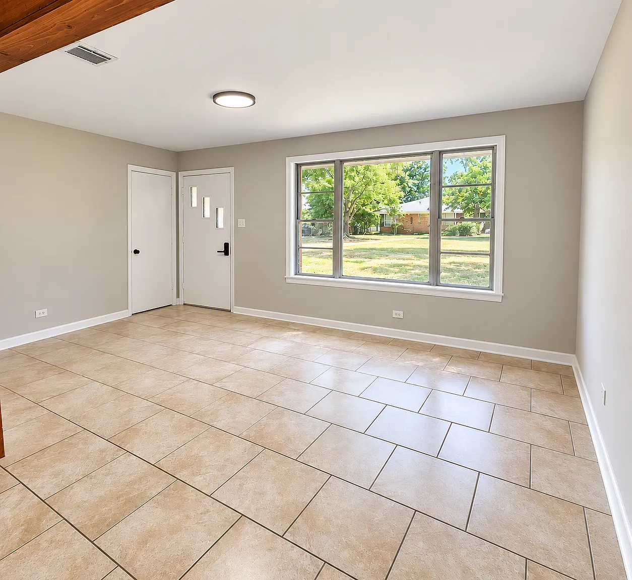 4 bed, 1334 sqft, $2,500 — Photo 2