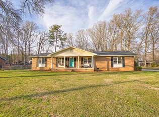208 Augusta Cir, Greenwood, SC 29646