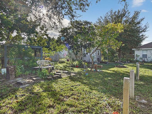 4th image of 3673 SW Vincennes Street